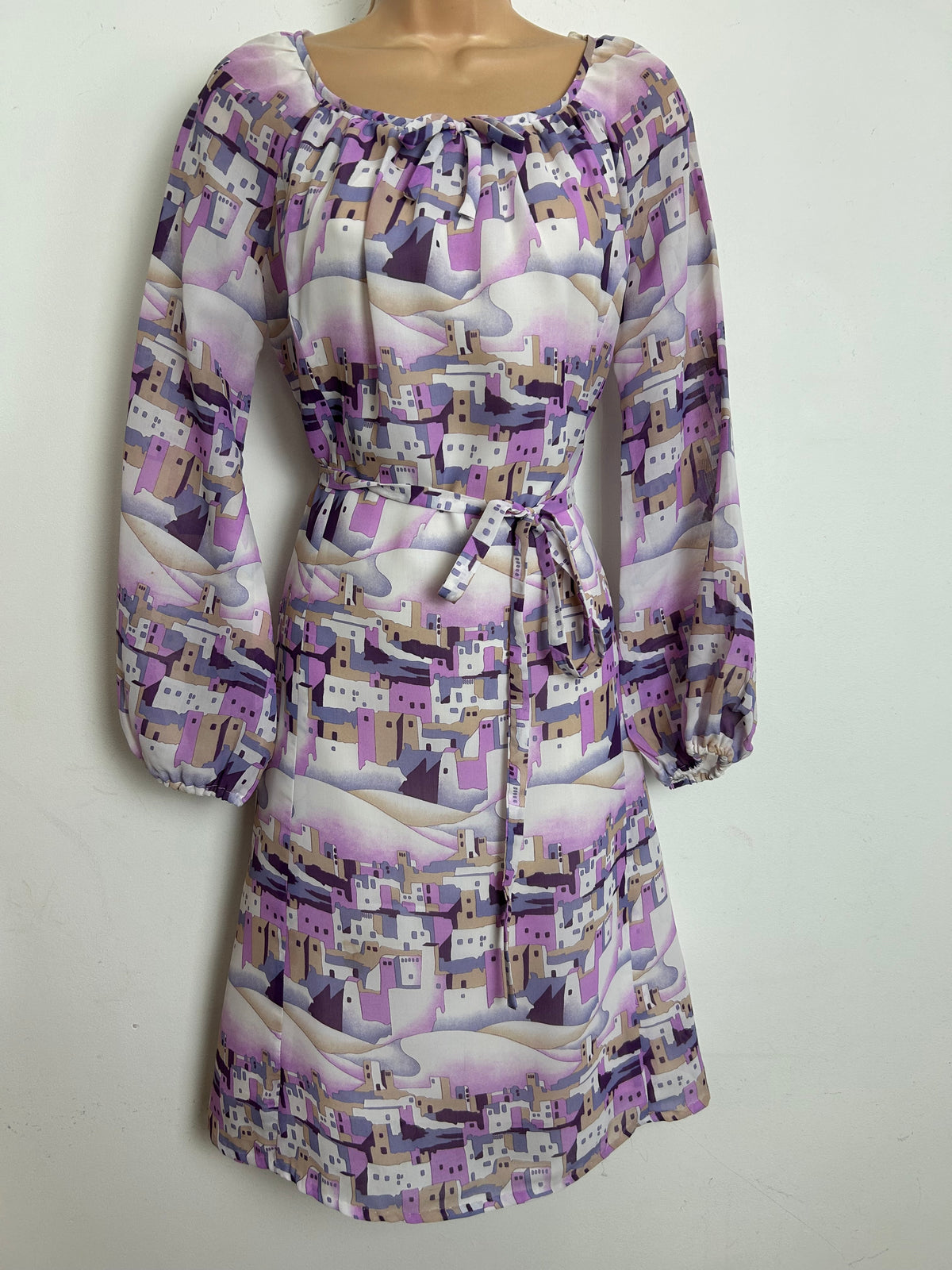 Vintage 1970s Size 10-12 Pink Violet & White Greek Houses Novelty Print Belted Chiffon Dress