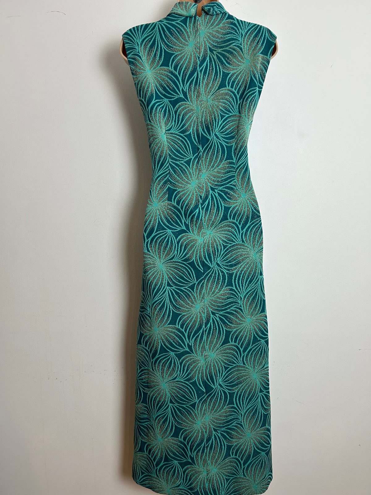Vintage 1970s Size 8 Teal Turquoise & Gold Lurex Abstract Pattern Column Style Evening Maxi Dress