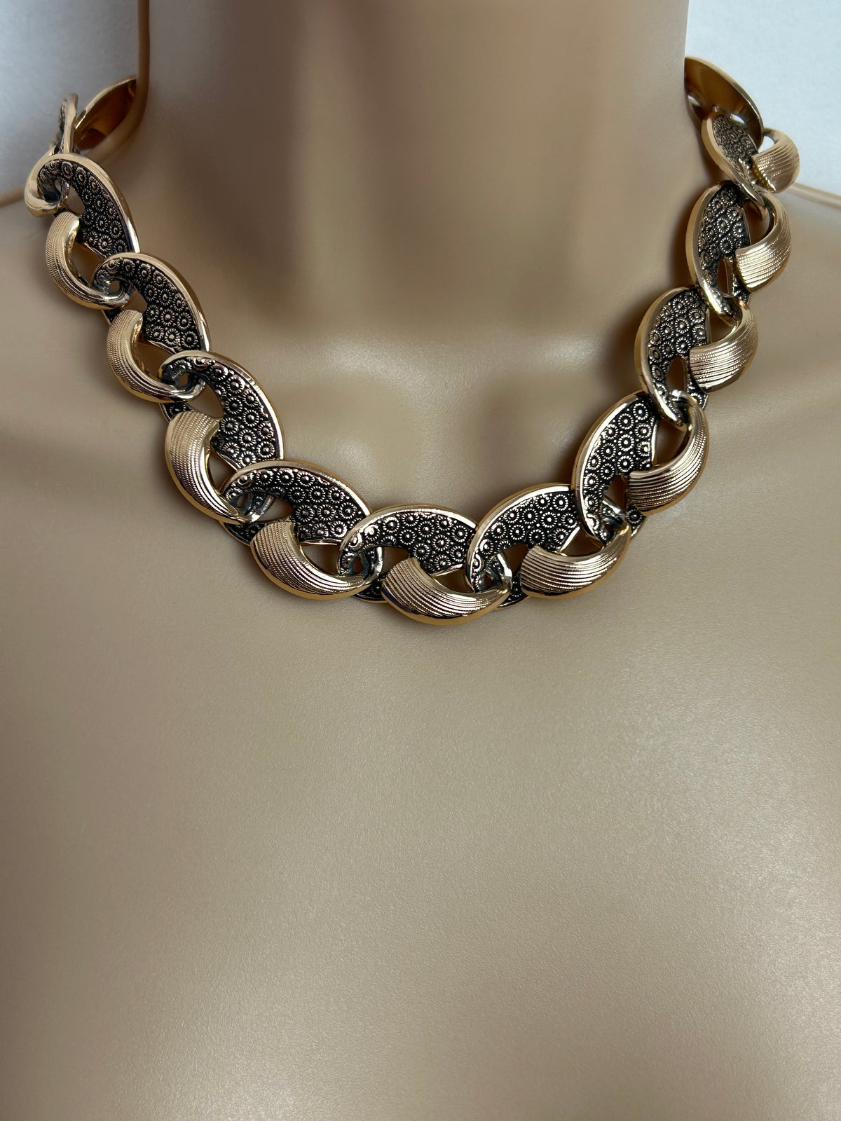 Vintage Gold Tone & Black Detail Patterned Panelled Choker Necklace