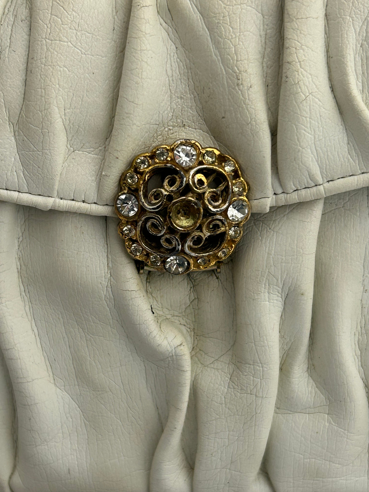 Vintage RARE 1950s Ivory Leather Beautiful Shape Handbag With Chain Strap & Hinged Mirror
