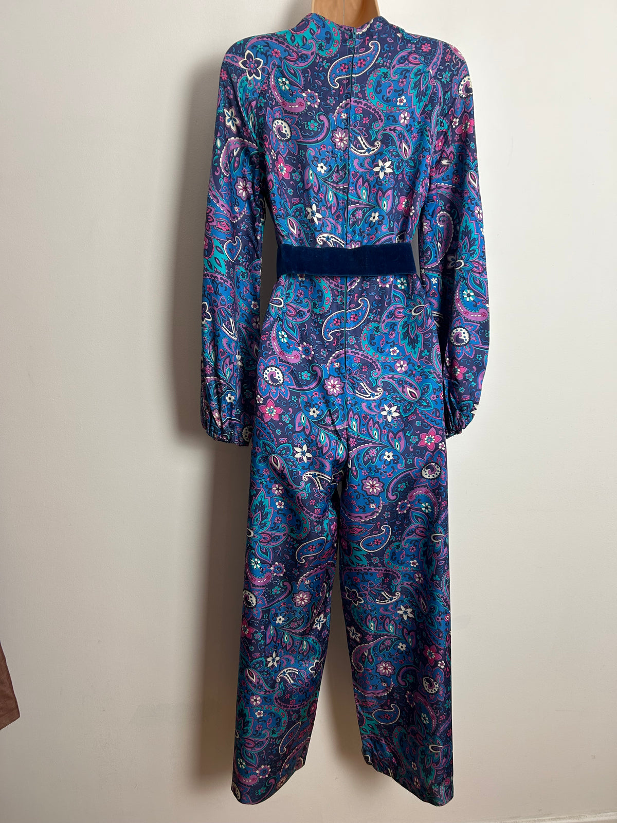 Vintage Late 1960s UK Size 8 Blue Purple & Pink Tones Paisley Print Long Sleeve Wide Leg Jumpsuit