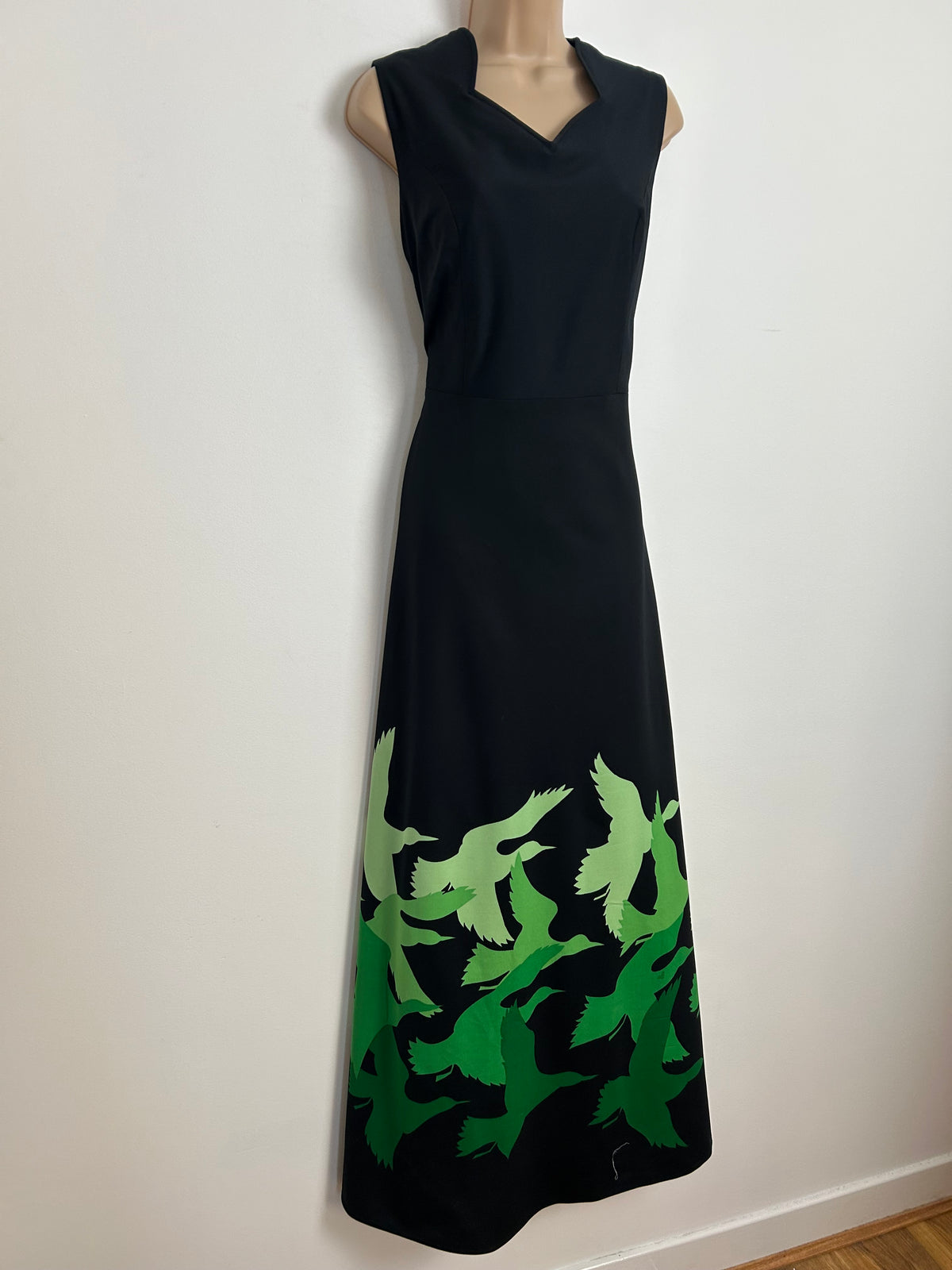 Vintage 1970s UK Size 12 Black & Green Tones Bird Print Sleeveless Maxi Dress