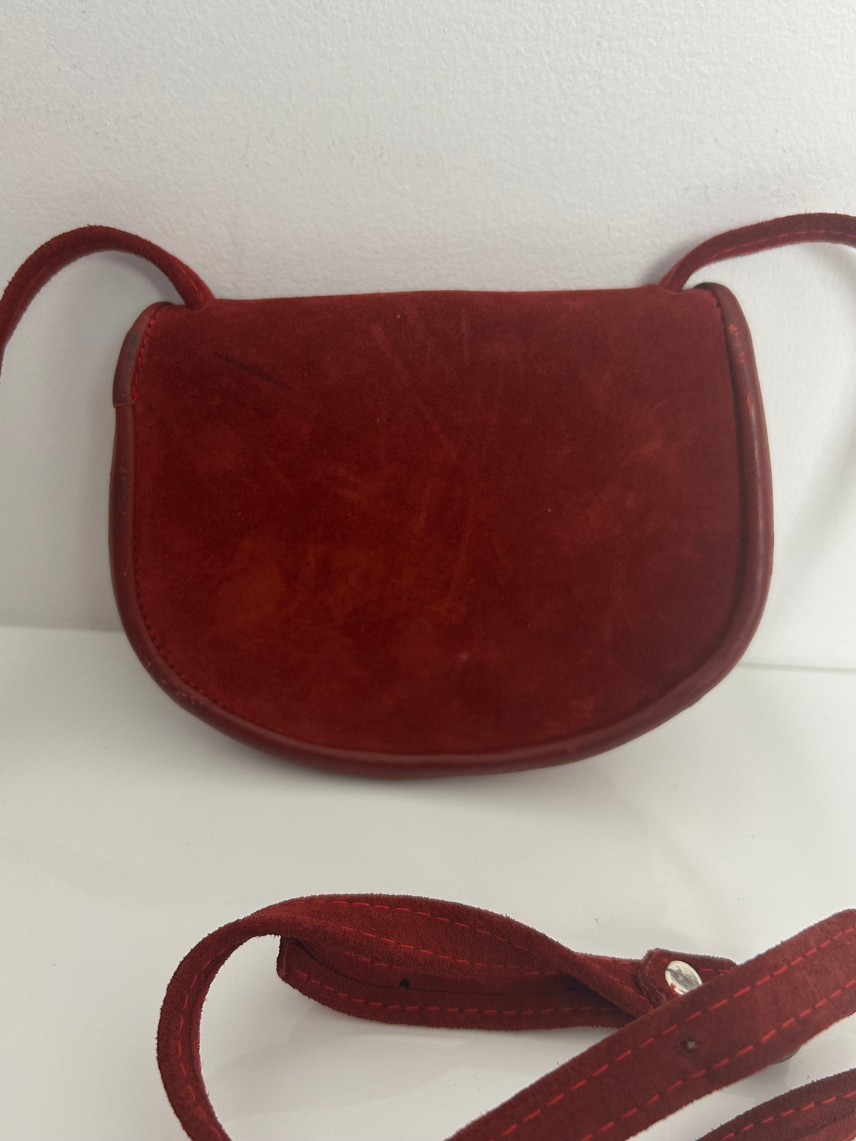Vintage Early 1980s German Folk Red Suede Heart Detail Oktoberfest Trachten Dirndl Mini Crossbody Bag
