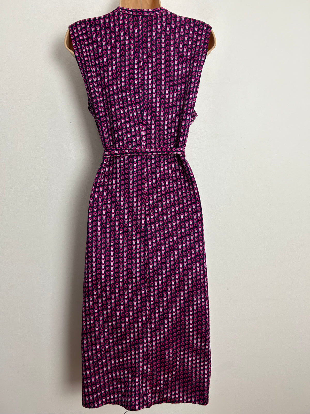 Vintage 1970s UK Size 14 Black & Dark Pink Abstract Print Sleeveless Belted Pocket Detail Poly Jersey Mod Dress