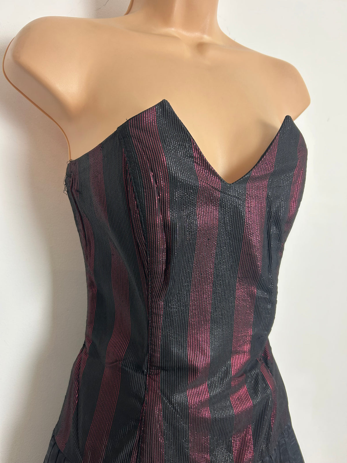 Vintage 1980s Size 8 Black & Metallic Pink Strapless Pleated Double Layer Party Prom Dress