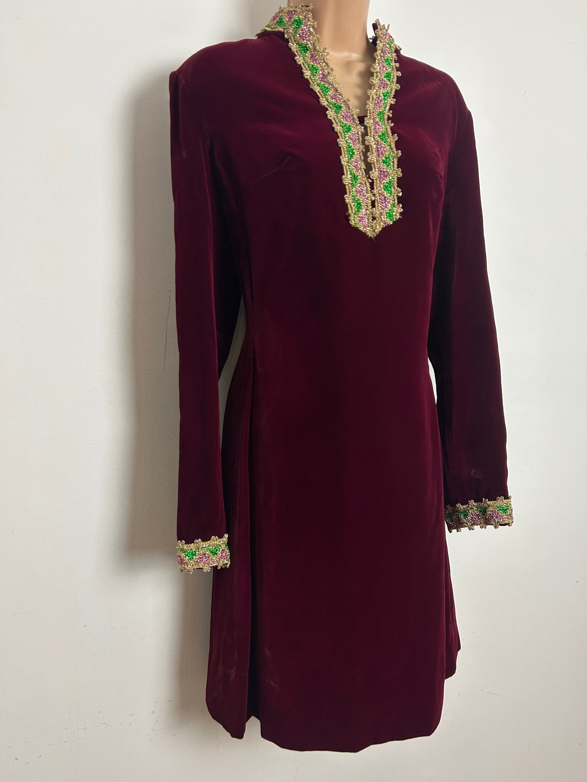 Vintage 1960s Size 10-12 Maroon Velvet & Gold Green & Pink Braid Trim Xmas Shift Dress