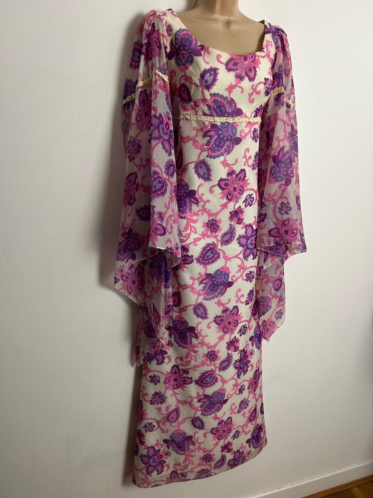 Vintage 1960s UK 10 White Purple & Pink Floral Print Long Trumpet Sleeve Boho Empire Line Nylon Maxi Dress