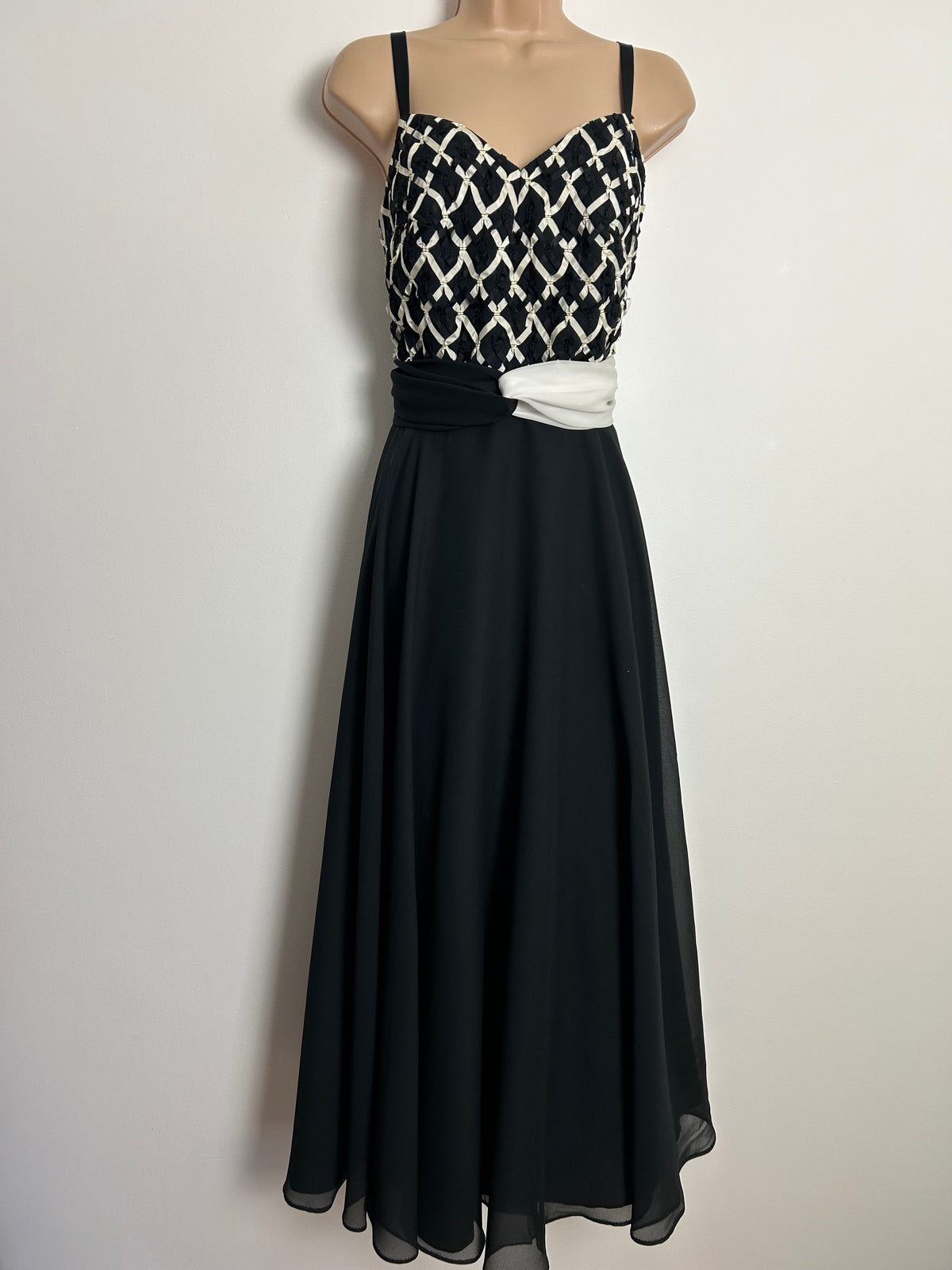 Vintage Early 1980s Size 10-12 Black & White Ribbon Lattice Detail Occasion Evening Gown