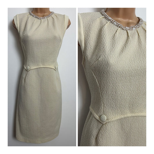 Vintage 1960s Size 10 Cream Textured Crimplene Mod Shift Dress