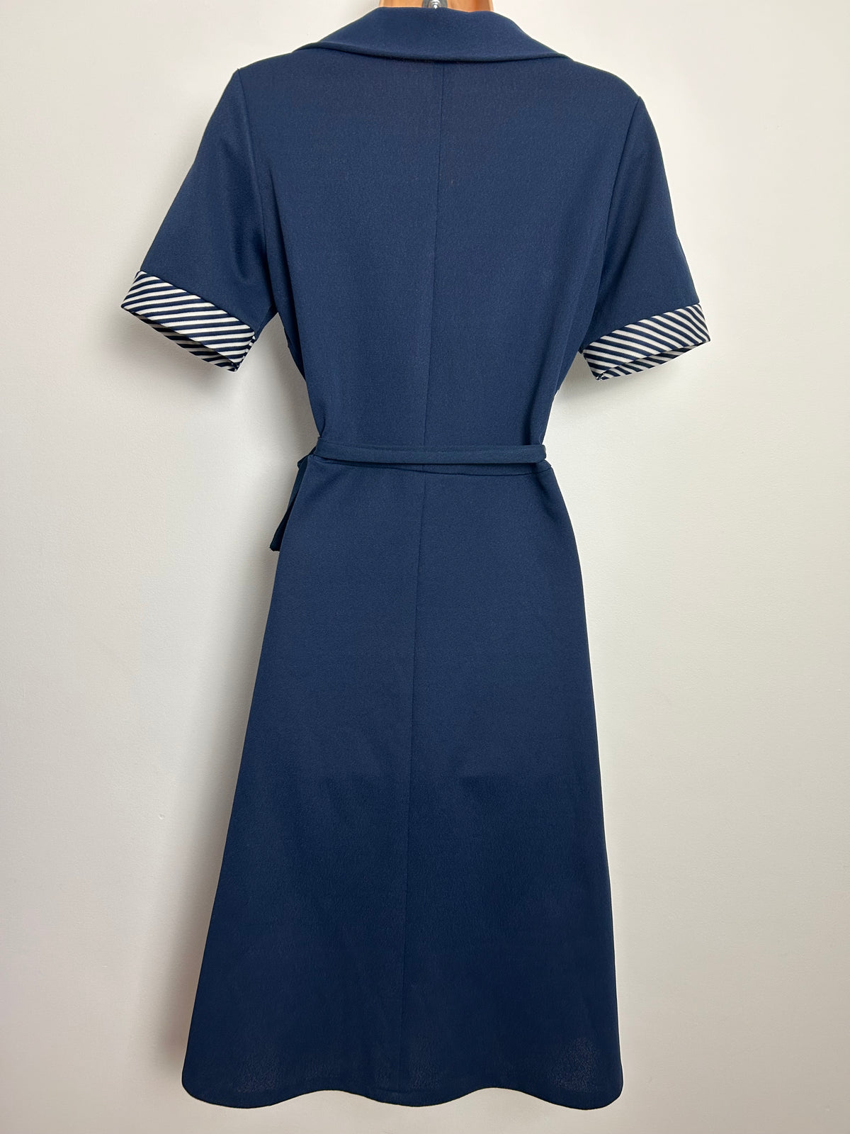 Vintage 1970s Size 10 Navy Blue & White Chevron Stripe Belted Mod Day Dress