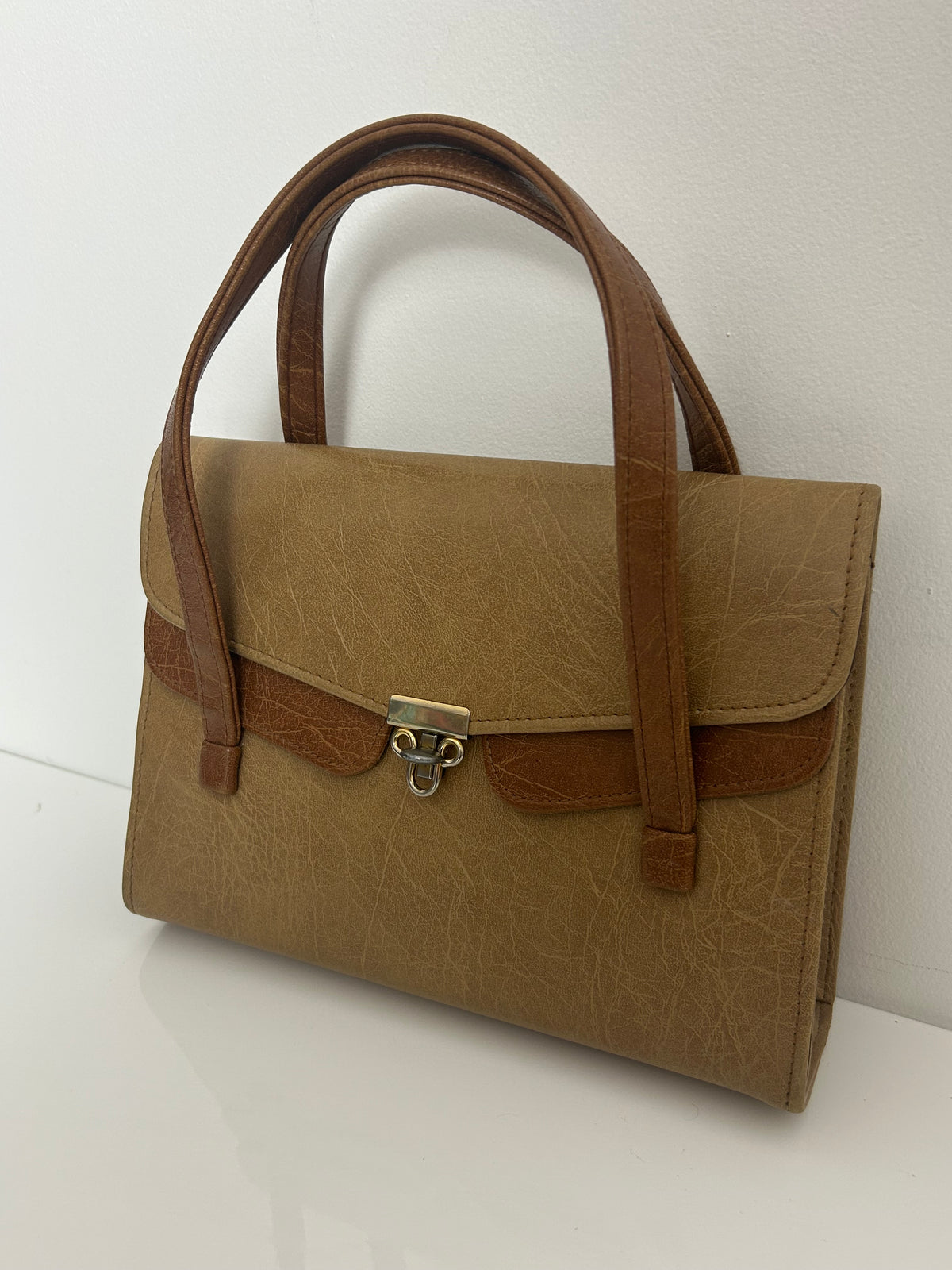 Vintage 1960s WEYMOUTH AMERICAN Camel & Tan Brown Faux Leather Kelly Style Handbag