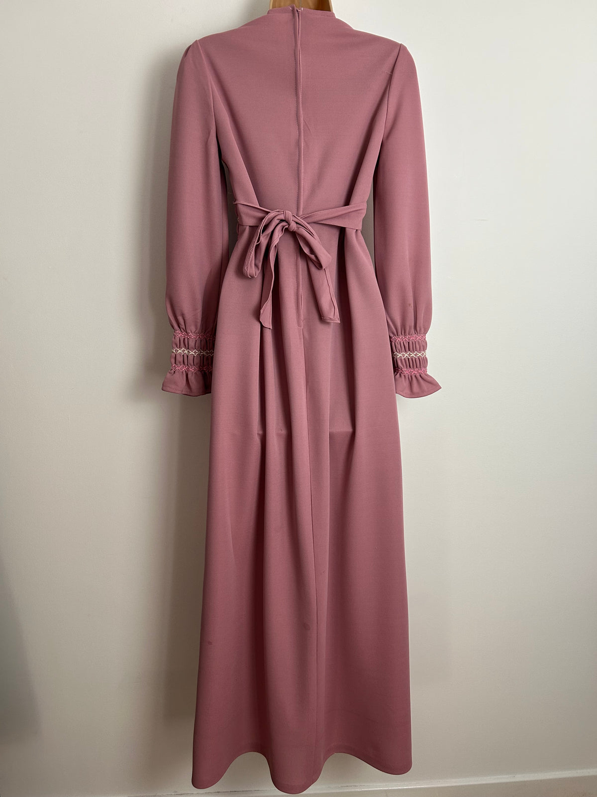 Vintage 1970s UK Size 8-10 Dusky Pink Shirred Bodice Long Sleeve Tie Back Maxi Dress