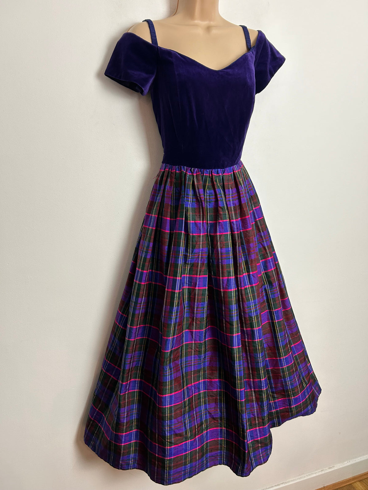 Vintage 1980s MARION DONALDSON UK Size 6 Purple Velvet & Pure Silk Tartan Check Party Prom Evening Dress