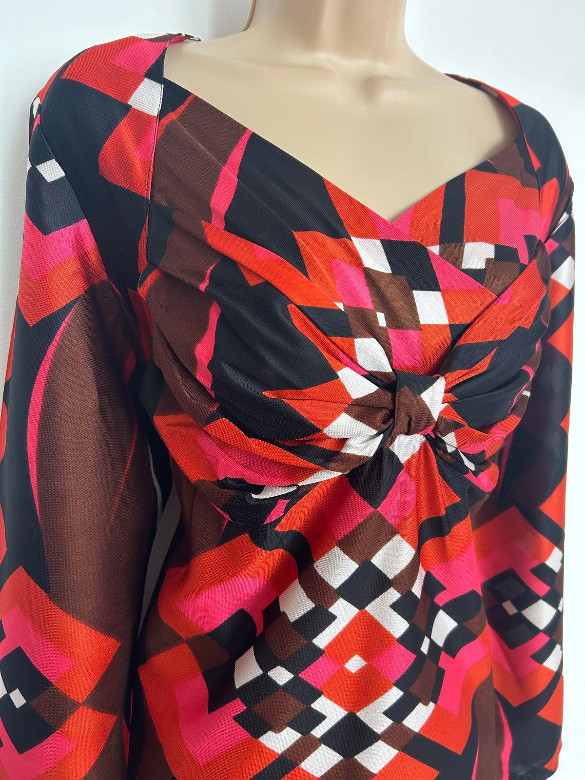 Vintage 1970s Size 16 Black Pink Red Brown & White Geo Print Long Sleeve Maxi Dress