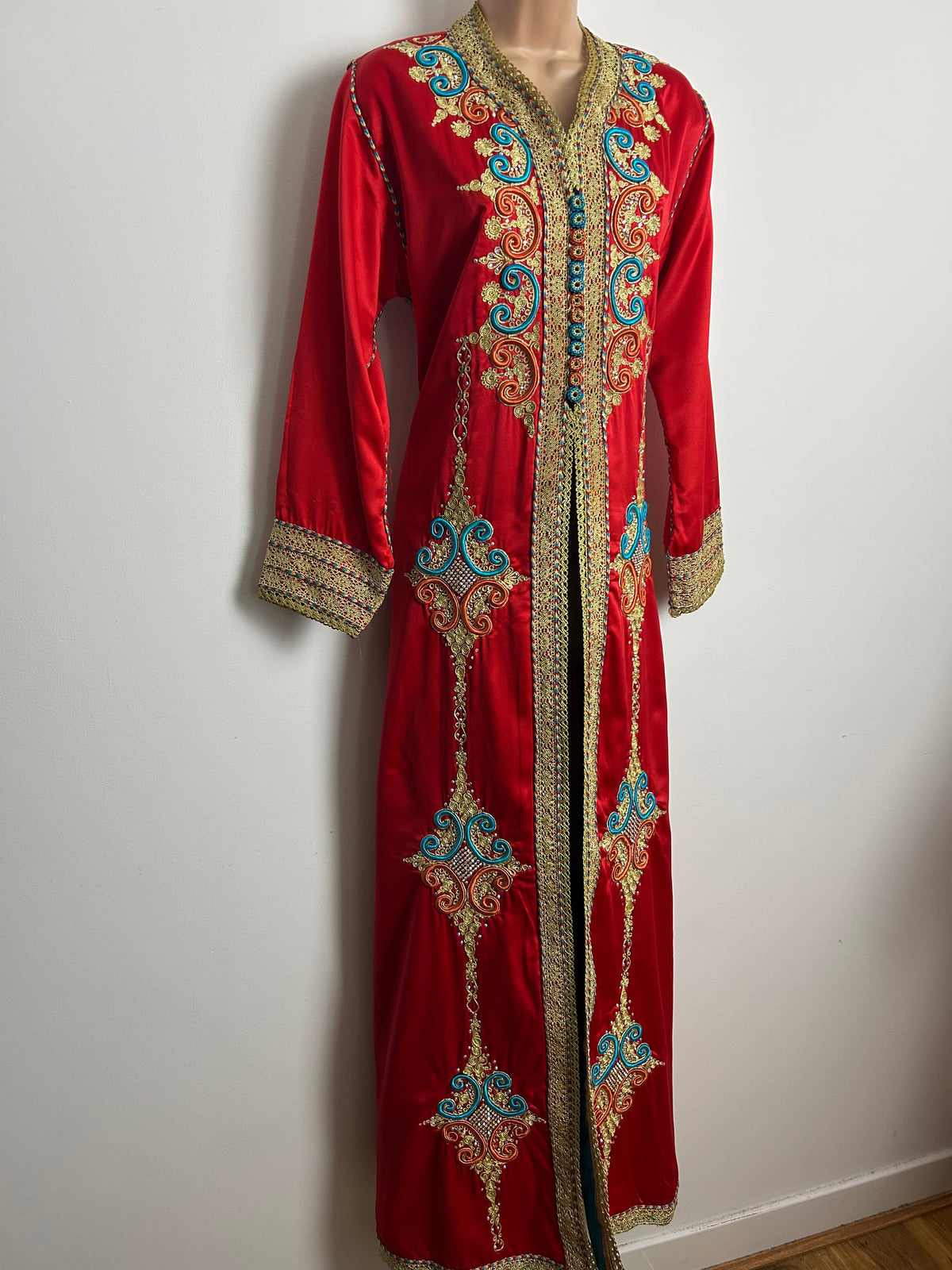 Vintage Up To Size 12 Beautiful Red & Gold Satin Highly Detailed & Embellished Kaftan