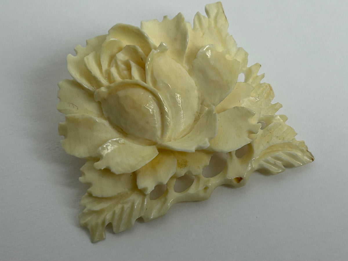 Vintage 1950s Pretty Celluloid Carved Rose Pin Brooch