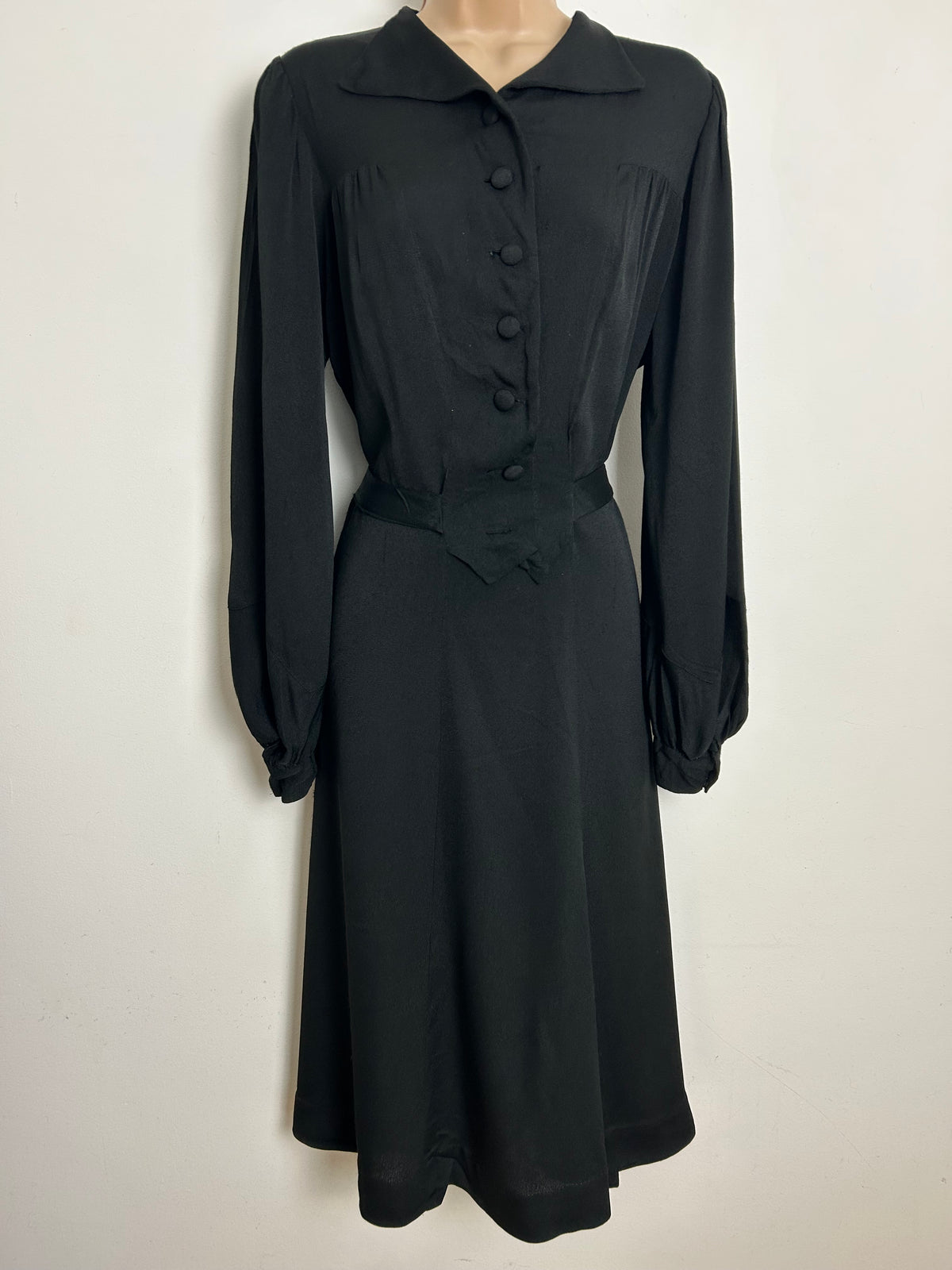 Vintage Original 1940's Size 14-16 Black Rayon Long Sleeve Midi Dress