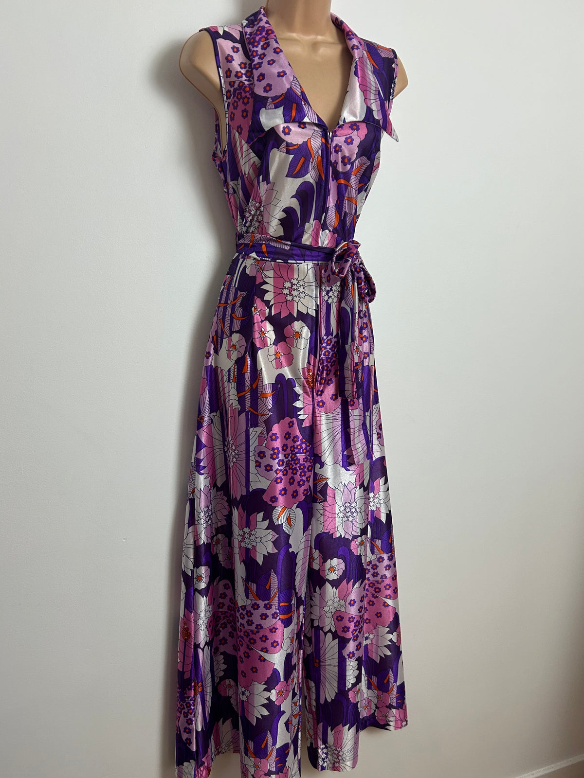 Vintage Early 1970s PIPPA DEE Size 10 Purple & Pink Tones Psychedelic Wide Leg Belted Jumpsuit