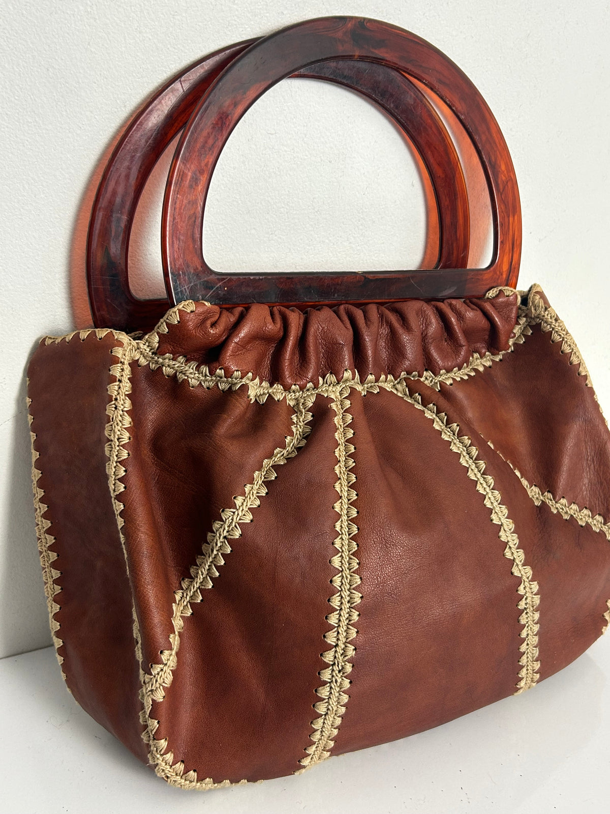 Vintage 1970s Chestnut Brown Leather Stitch Detail Plastic Handled Boho Handbag