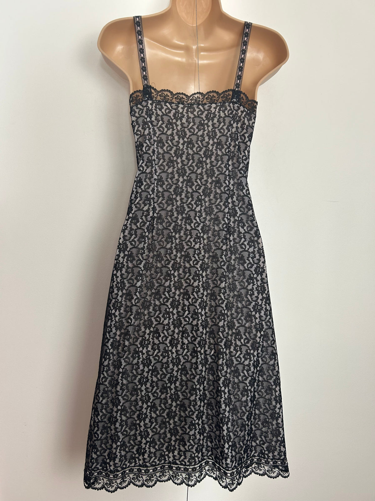 Vintage 1970s POMPADOUR Size 8-10 Black Lace Sexy Strappy Negligee Slip