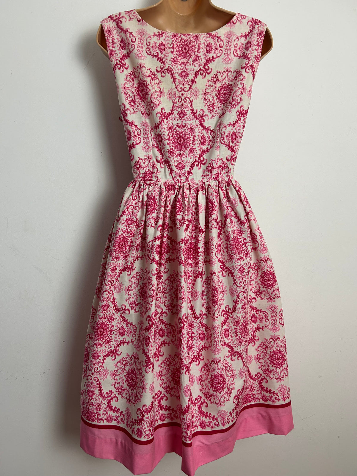 Vintage 1950s WANDA Size 12 White & Pink Tones Nouveau Print Cotton Summer Day Dress