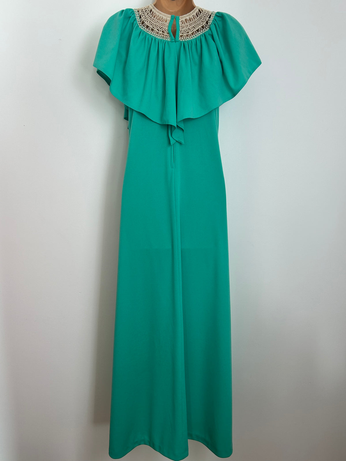 Vintage 1970s Size 12 Seafoam Green Lace Neck Panel Capelet Boho Maxi Dress