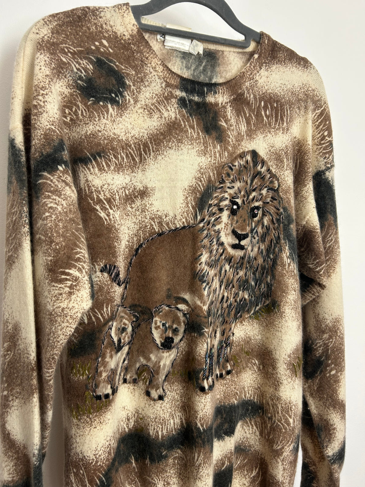 Vintage 1990s LA MONTE Italian Size M Brown Bead Applique Lion & Lion Cubs Lambswool Mix Jumper