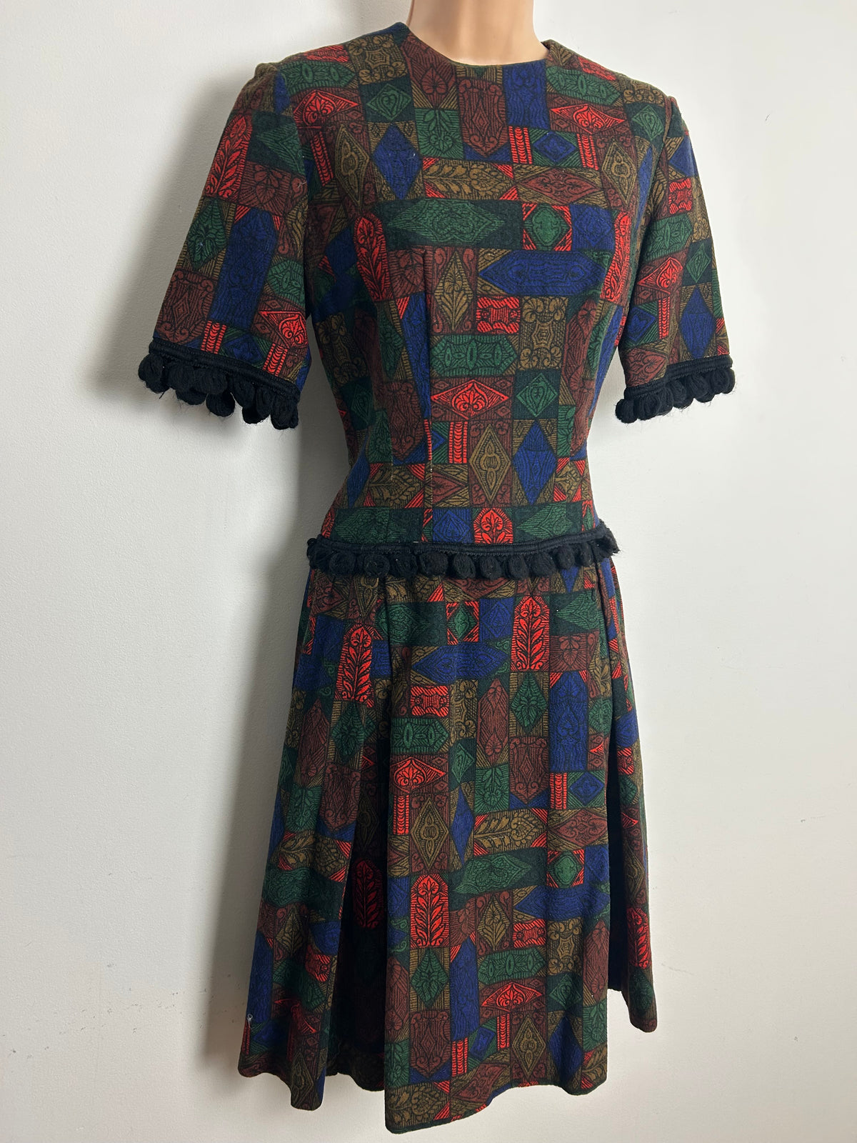 Vintage 1950s Size 8-10 Dark Red Blue Brown & Green Abstract Print Wool Mix Day Dress