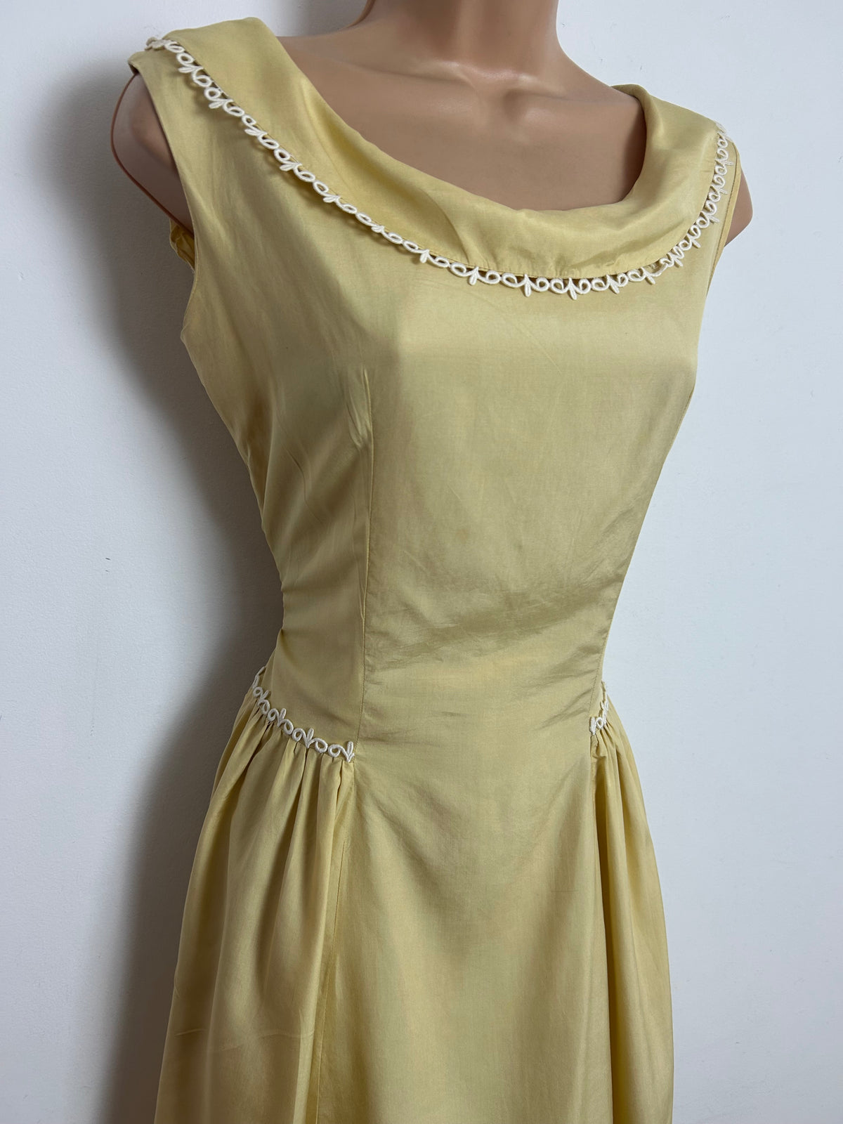 Vintage 1950s Size 8 Butterscotch Yellow Lace Trim Sleeveless Day Dress