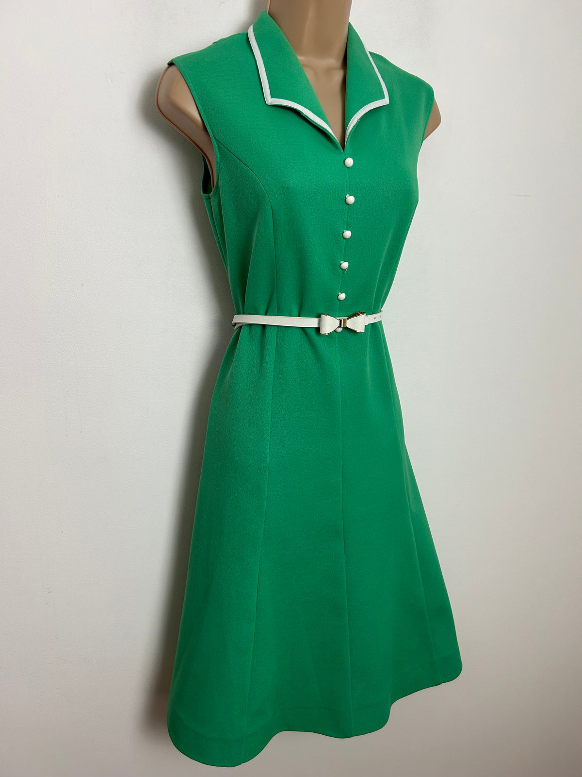 Vintage 1970s Size 12 Cute Green Sleeveless Belted Mod Day Dress