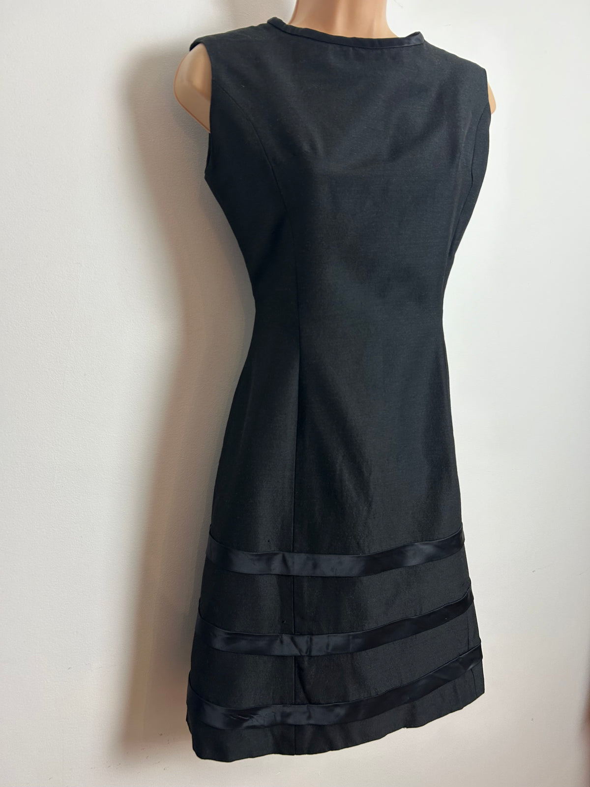 Vintage 1960s Size 10 Black Ribbon & Bow Detail Party Evening Dress