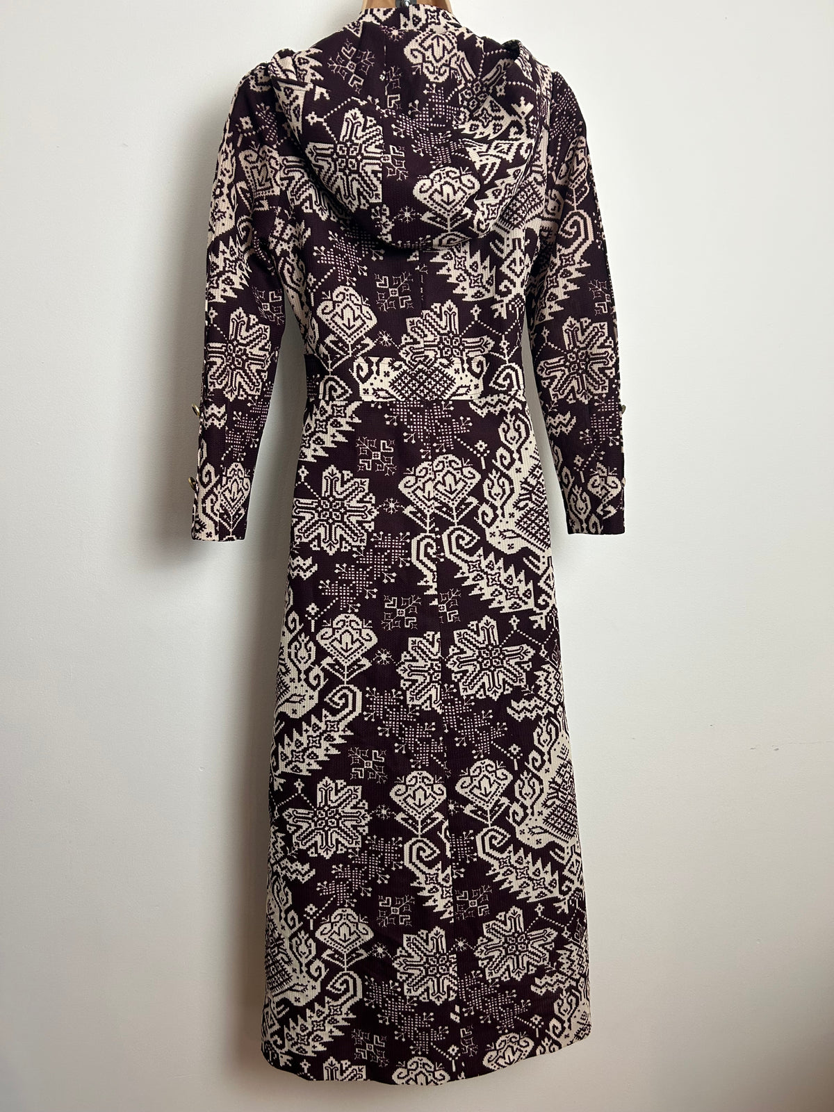 Vintage 1970s Size 8-10 Aubergine Purple & Off White Abstract Print Long Sleeve Hooded Maxi Dress