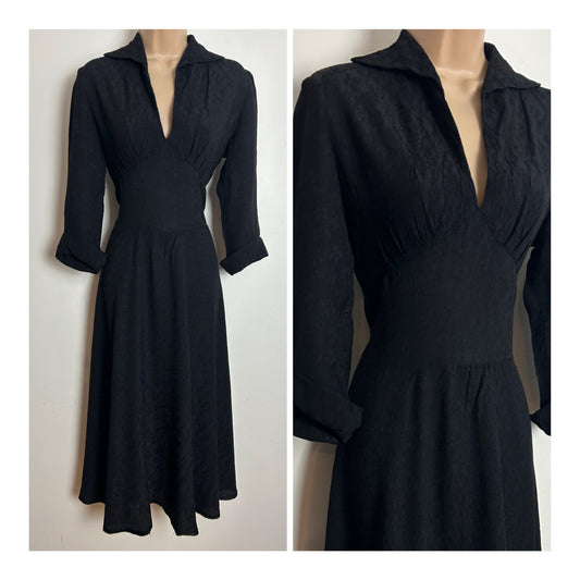 Vintage Original 1940s Size 10 Black Textured Rayon Crepe 3/4 Sleeve Fit & Flare Midi Dress