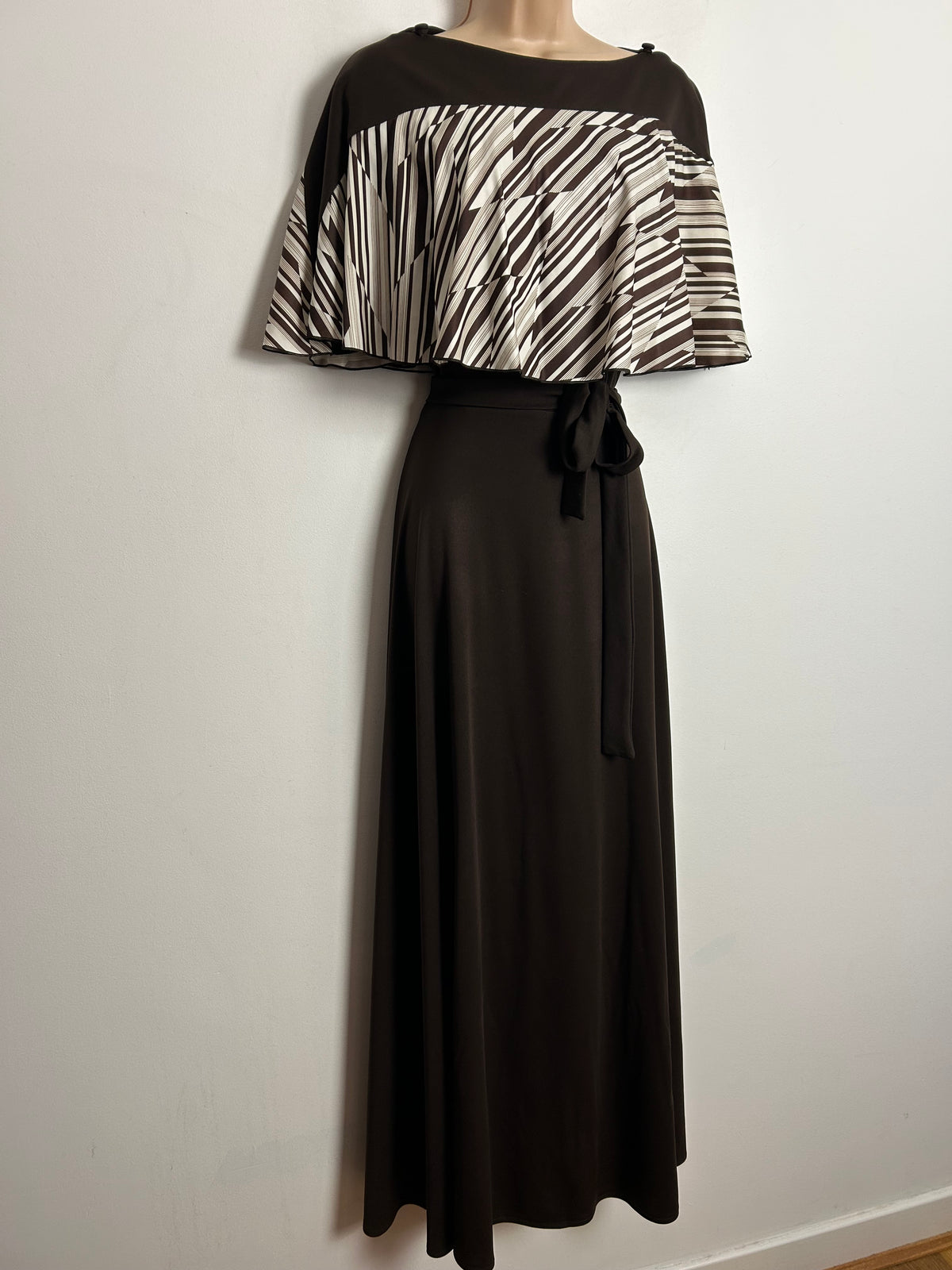 Vintage 1970s DEVONSHIRE LADY UK Size 14-16 Brown & Cream Stripe Print Cape Sleeve Belted Maxi Dress