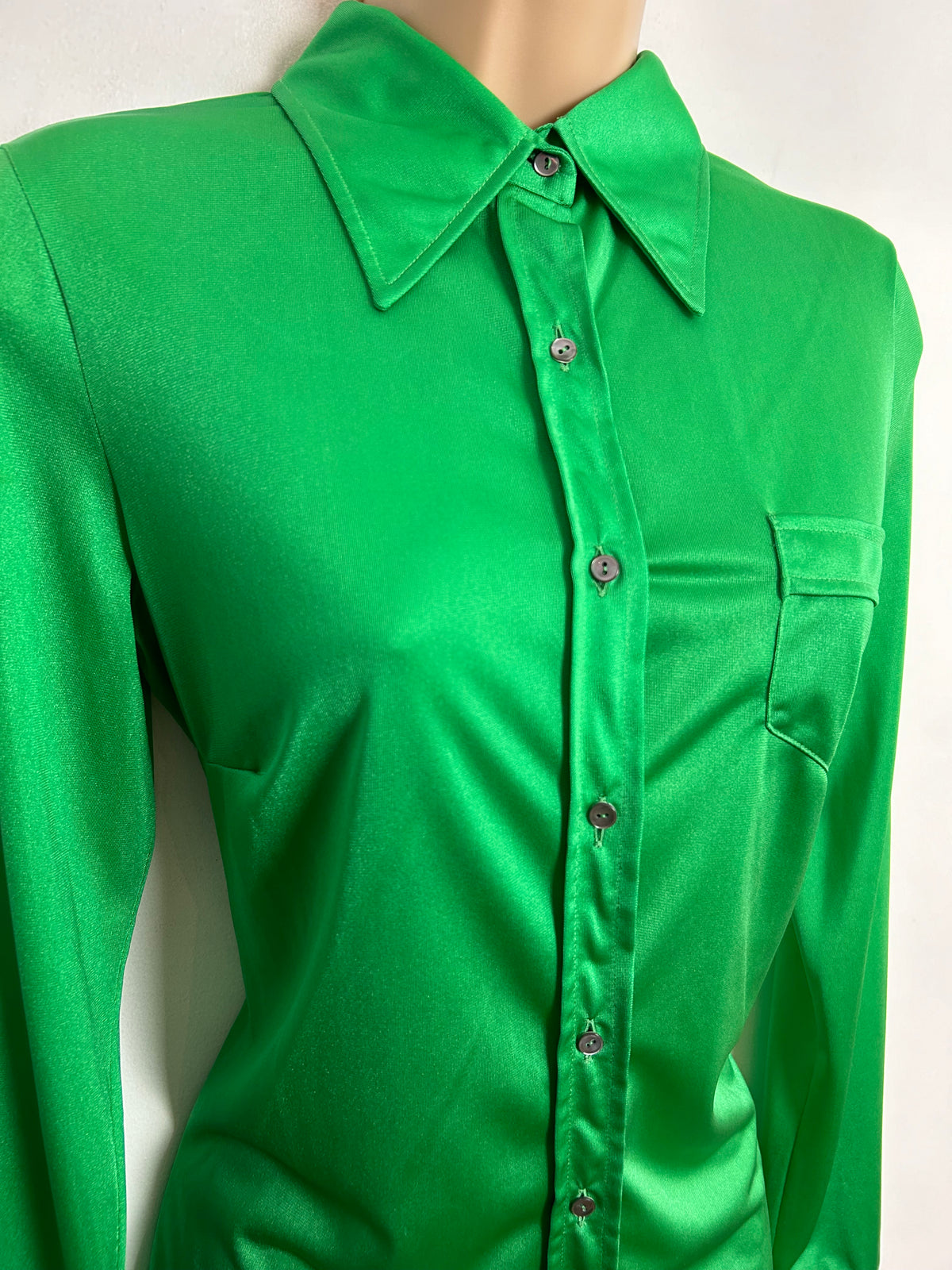 Vintage 1970s UK Size 8 Green Long Sleeve Pocket Detail Split Side Shirt