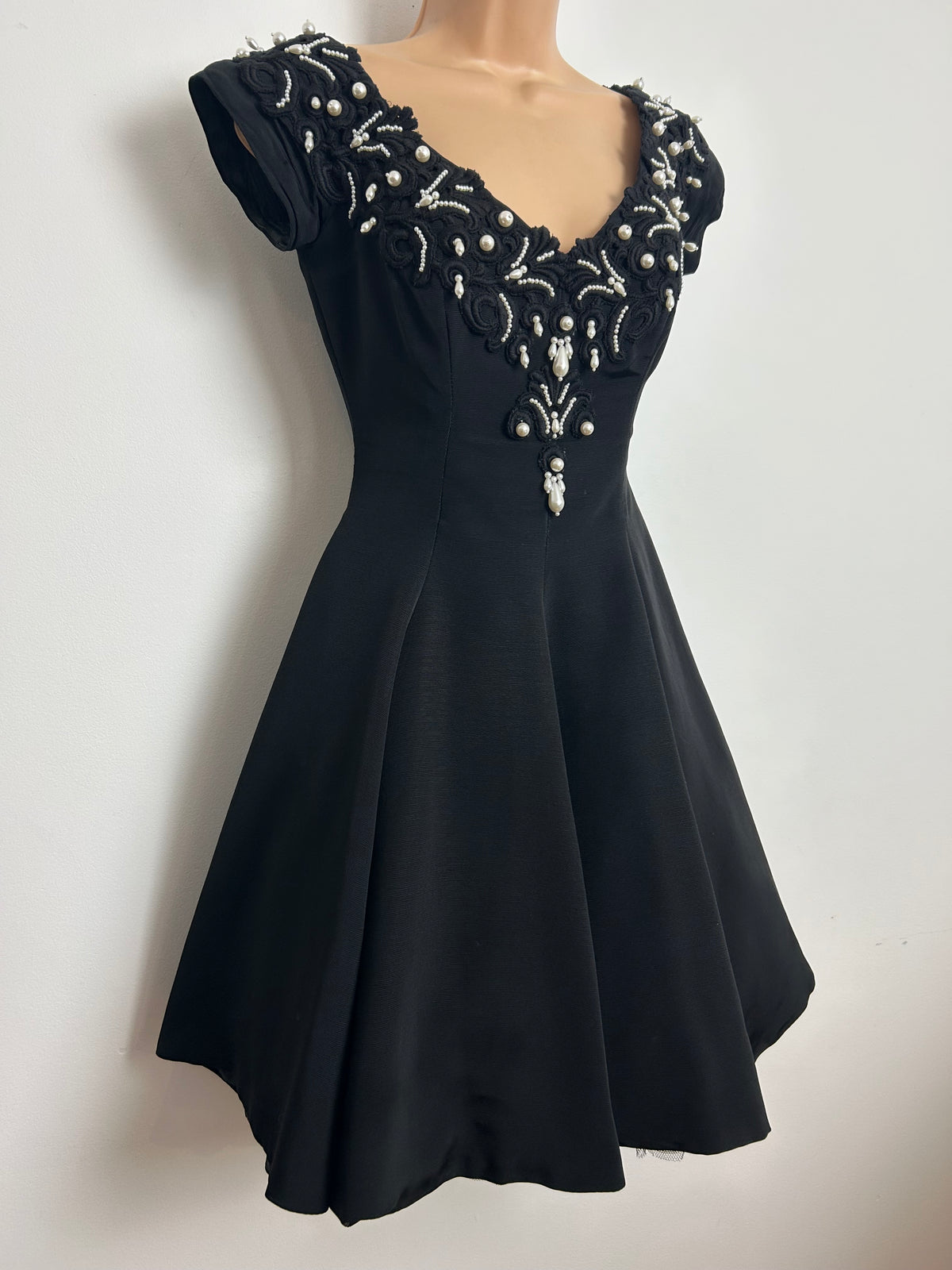 Vintage Early 1980s Rare DESIGNER DAVID FIELDEN Size 8 Black Pearl Bead Embellished Party Prom Occasion Dress