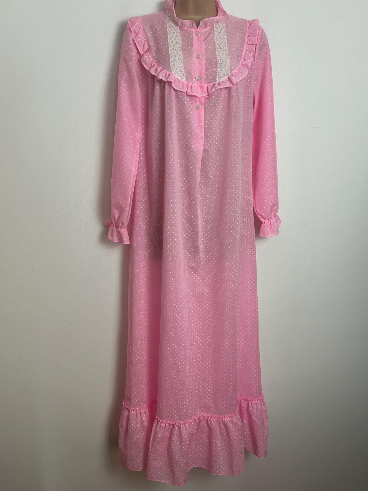 Vintage Size 10-12 Pink & White Polka Dot Lace & Ruffle Trim Long Sleeve Smock Style Nightdress