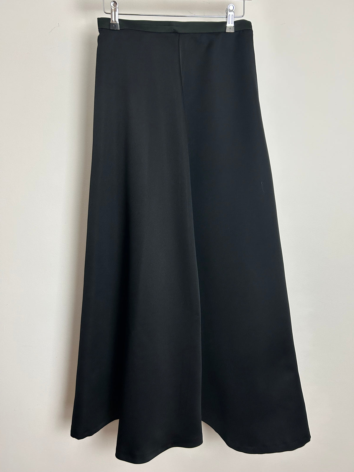 Vintage 1970s Size 6 Classic Long Black Sating Feel Maxi Skirt