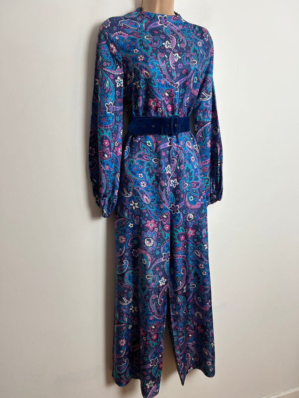 Vintage Late 1960s UK Size 8 Blue Purple & Pink Tones Paisley Print Long Sleeve Wide Leg Jumpsuit