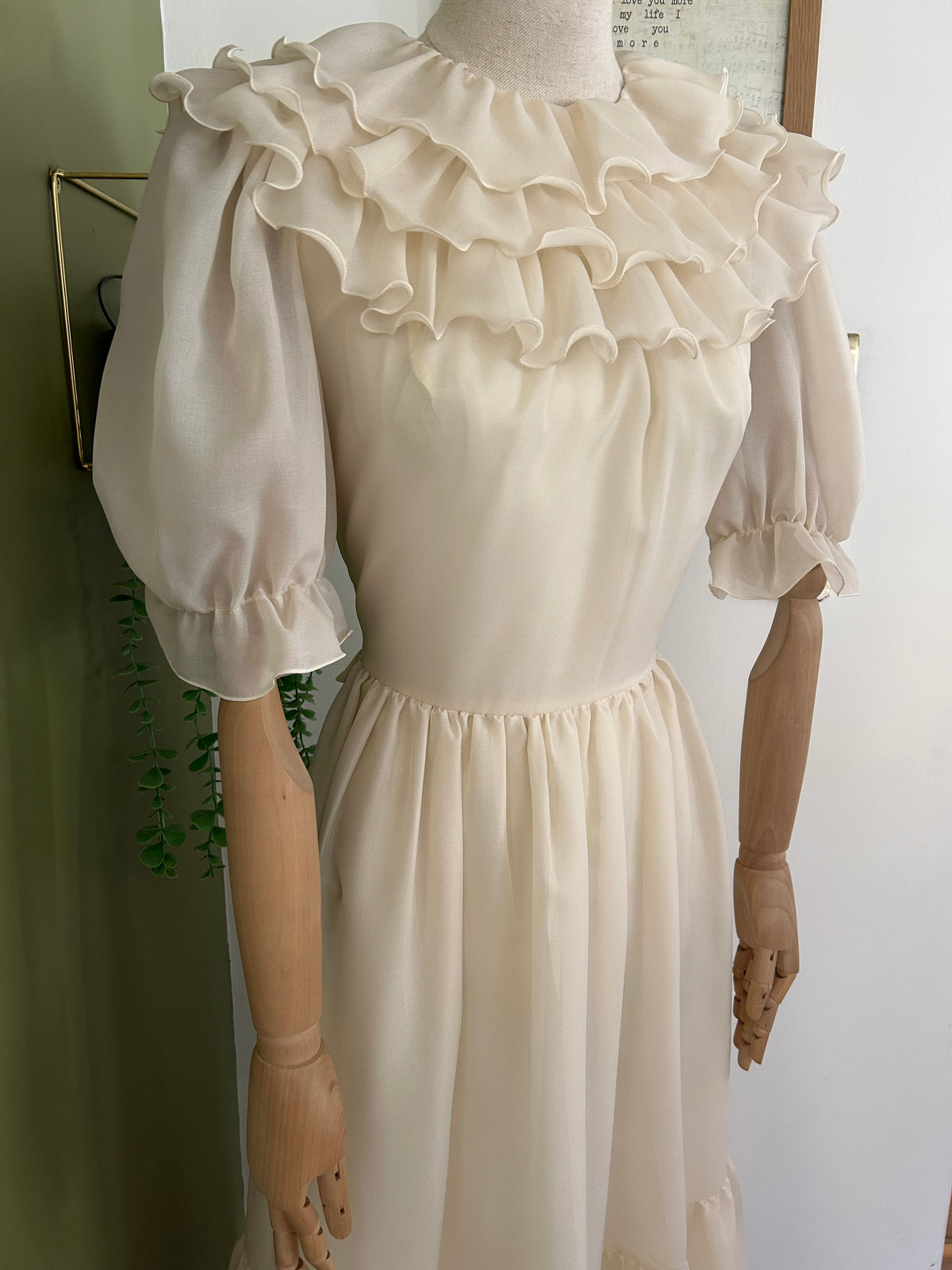 Vintage 1970s LINA C Size 10 Cream Ruffle Layer Boho Prairie Bridal Inspired Summer Maxi Dress