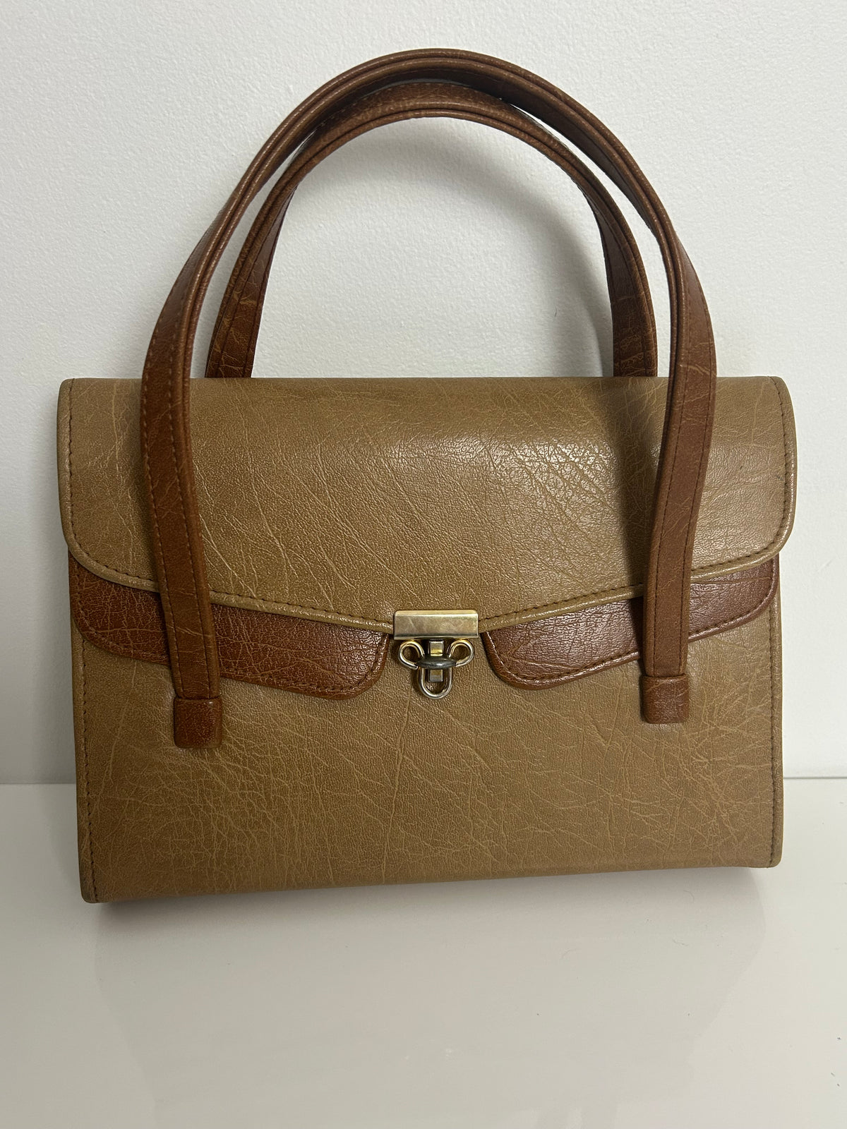 Vintage 1960s WEYMOUTH AMERICAN Camel & Tan Brown Faux Leather Kelly Style Handbag