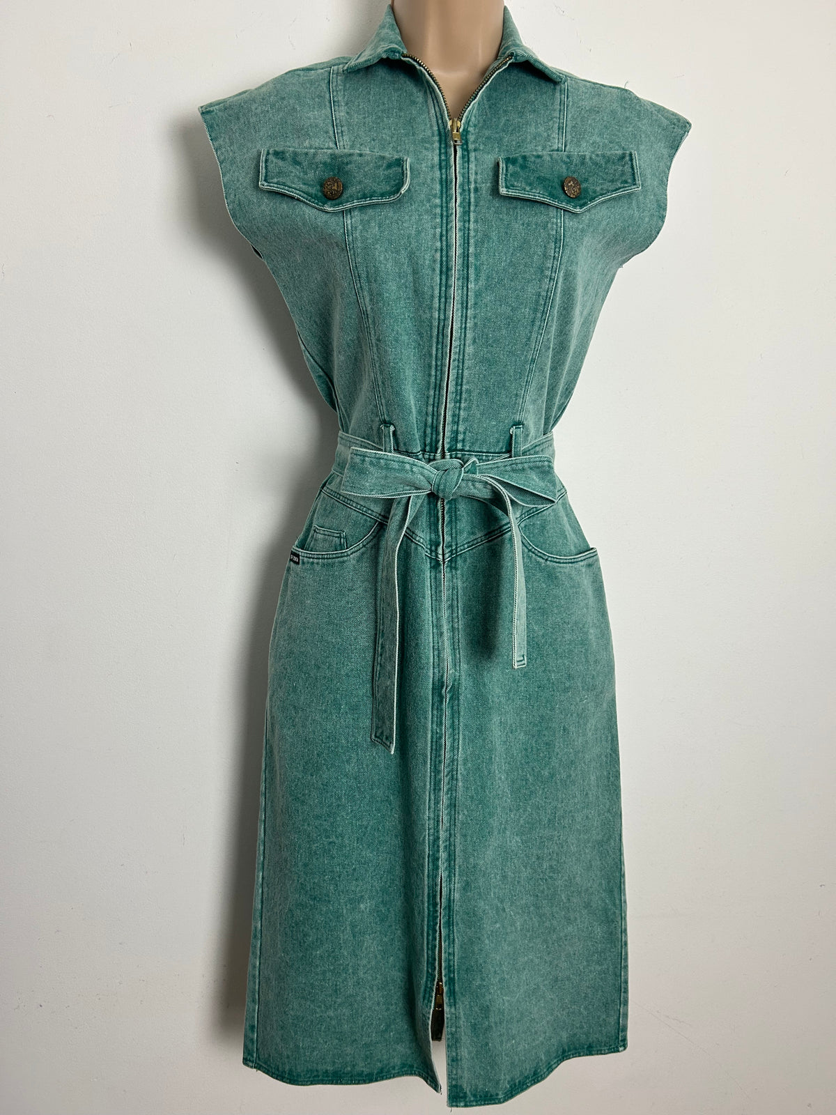 Vintage 1980s Size 8 Fab Green Denim Sleeveless Zip Fronted Belted Day Dress