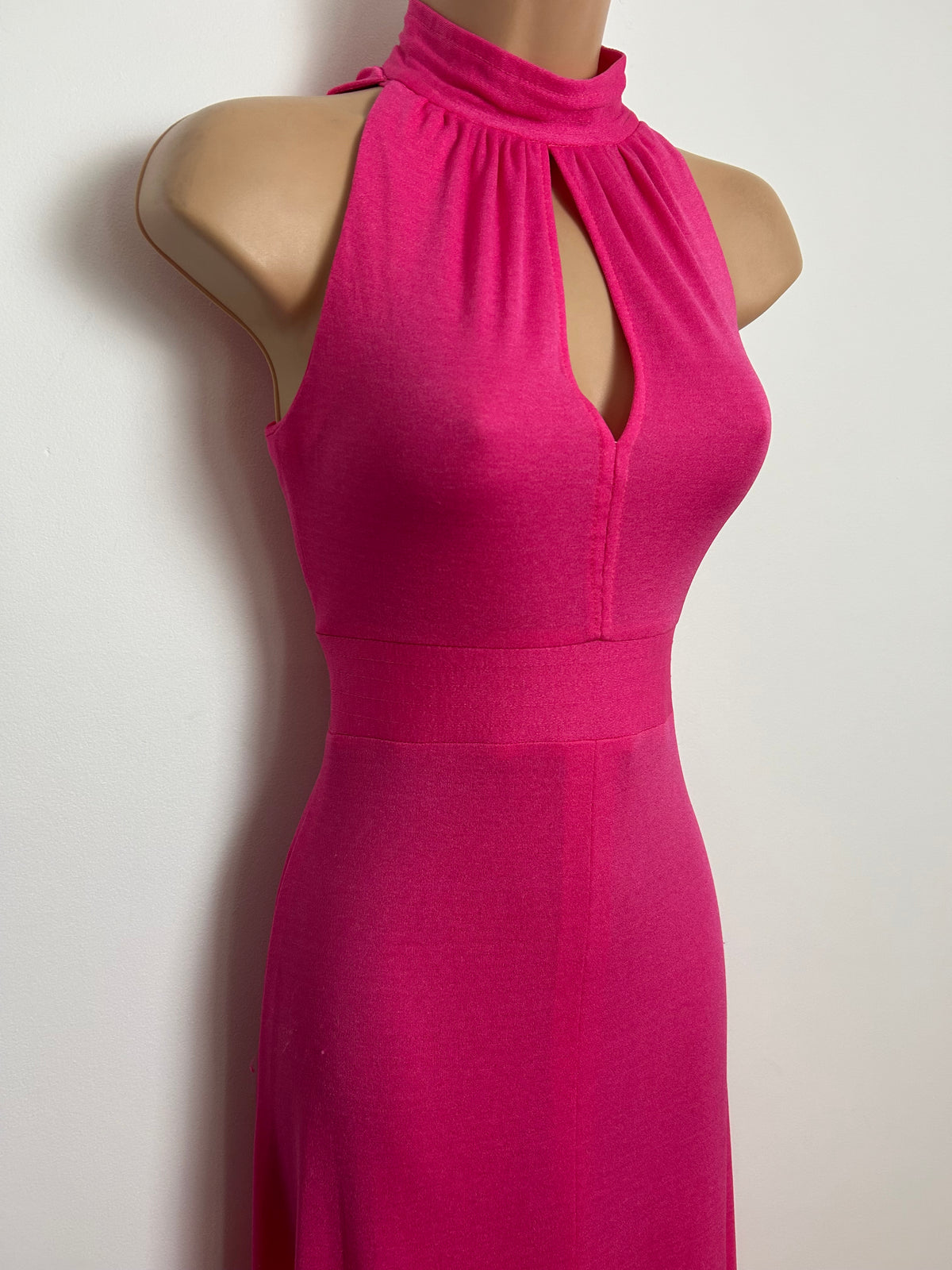 Vintage 1970s Size 6 Candy Pink Keyhole Cut Out Sleeveless Maxi Dress
