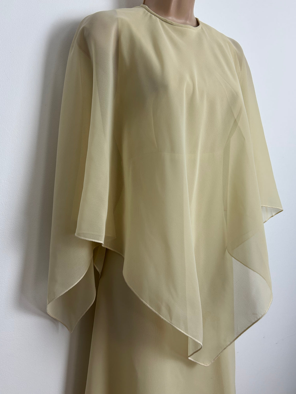 Vintage 1970s Size 8 Beautiful Cream Cape Sleeve Double Layered Boho Summer Occasion Maxi Dress