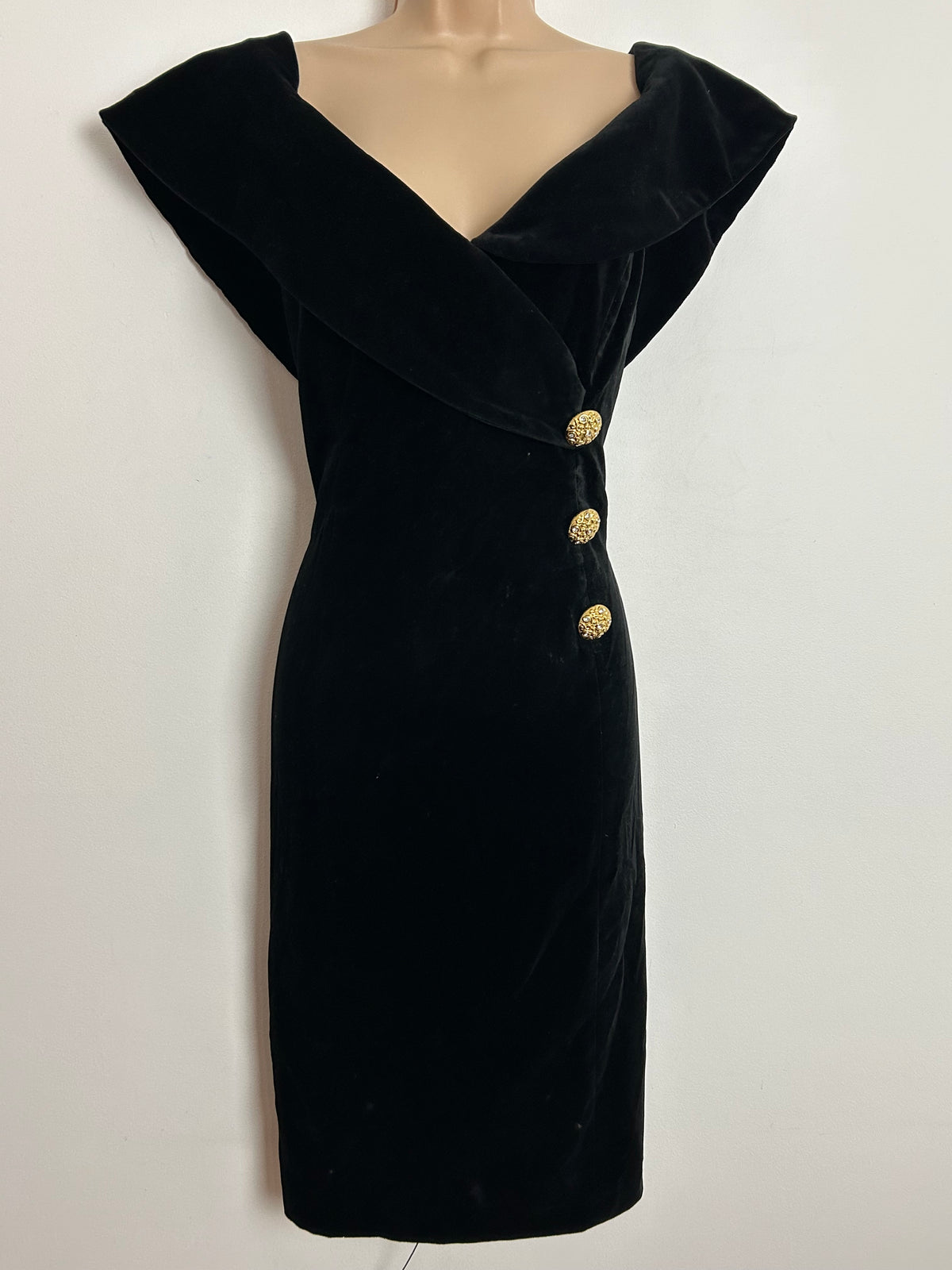 Vintage 1980s REGINE UK Size 12 Black Velvet Bardot Fitted Cocktail Party Evening Dress