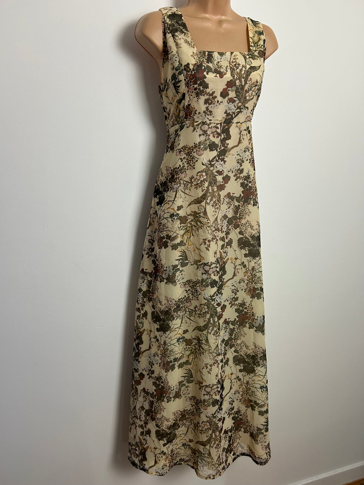 Vintage Early 1970s MARION DONALDSON Size 8 Cream Woodland Botanical Print Maxi Dress