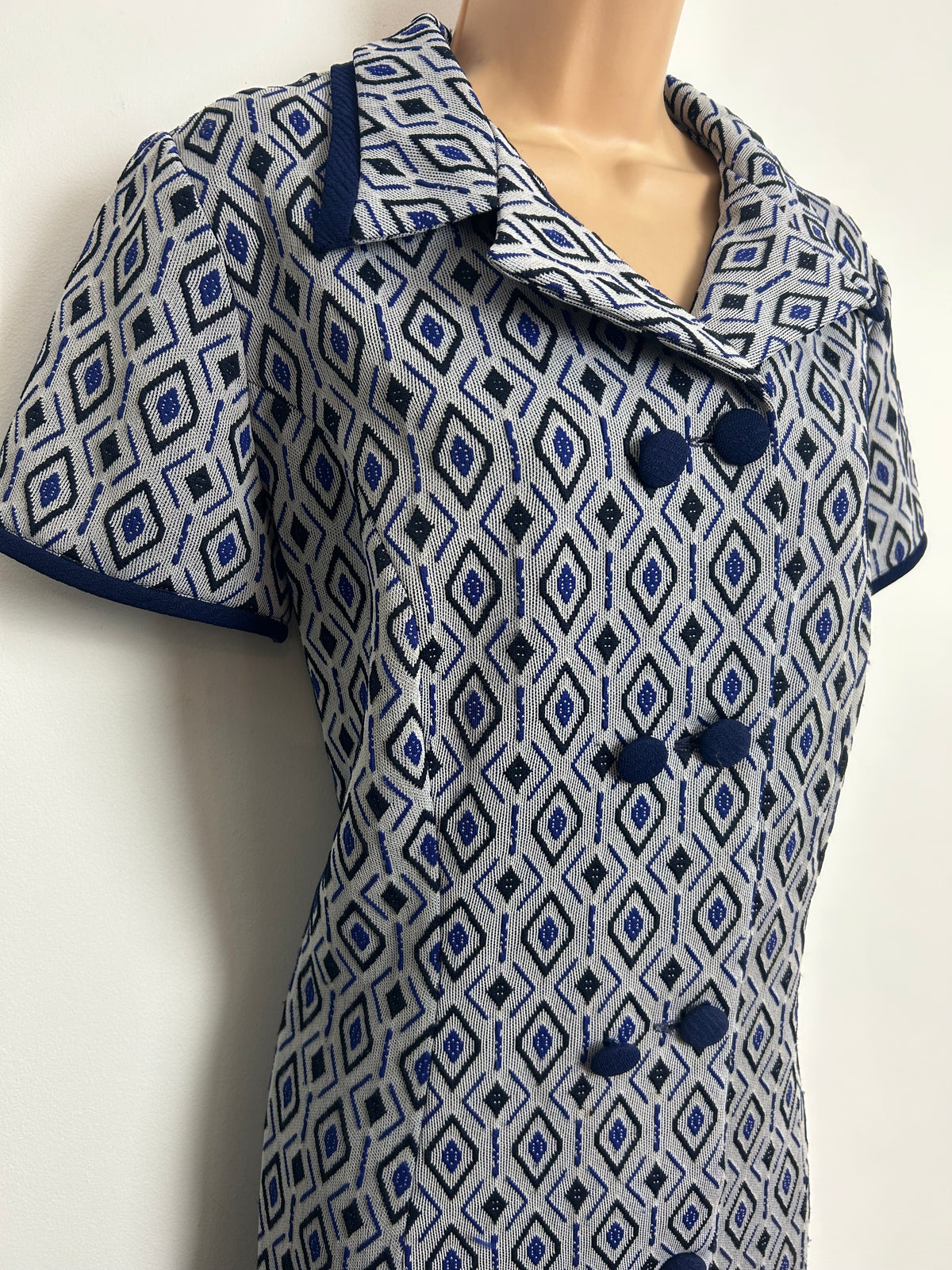 Vintage 1960s Size 14-16 Blue & Black Diamond Pattern Crimplene Double Breasted Mod Shift Dress