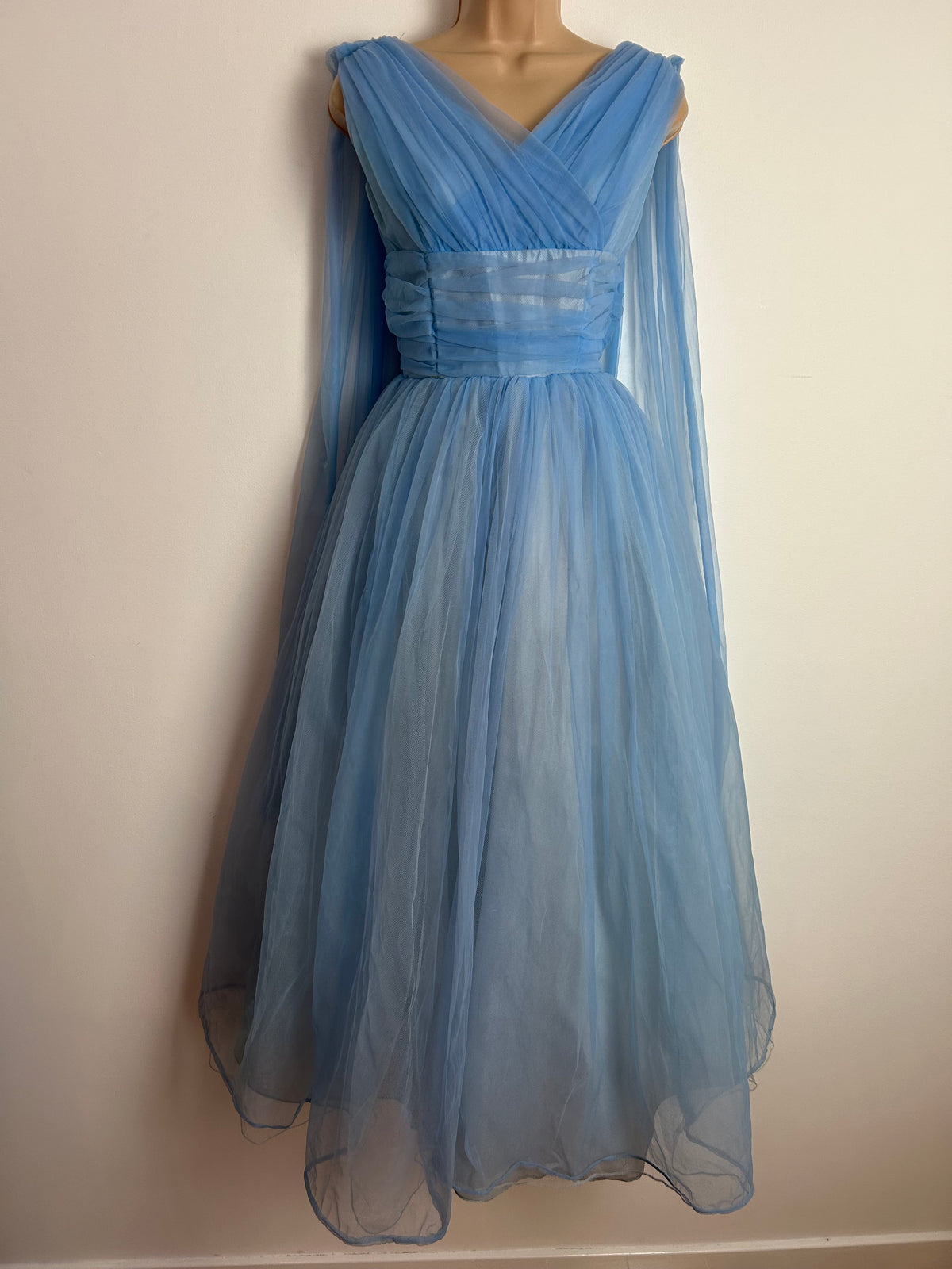 Vintage 1950s Size 10 Beautiful Powder Blue Net Watteau Shoulder Train Prom Party Ballgown