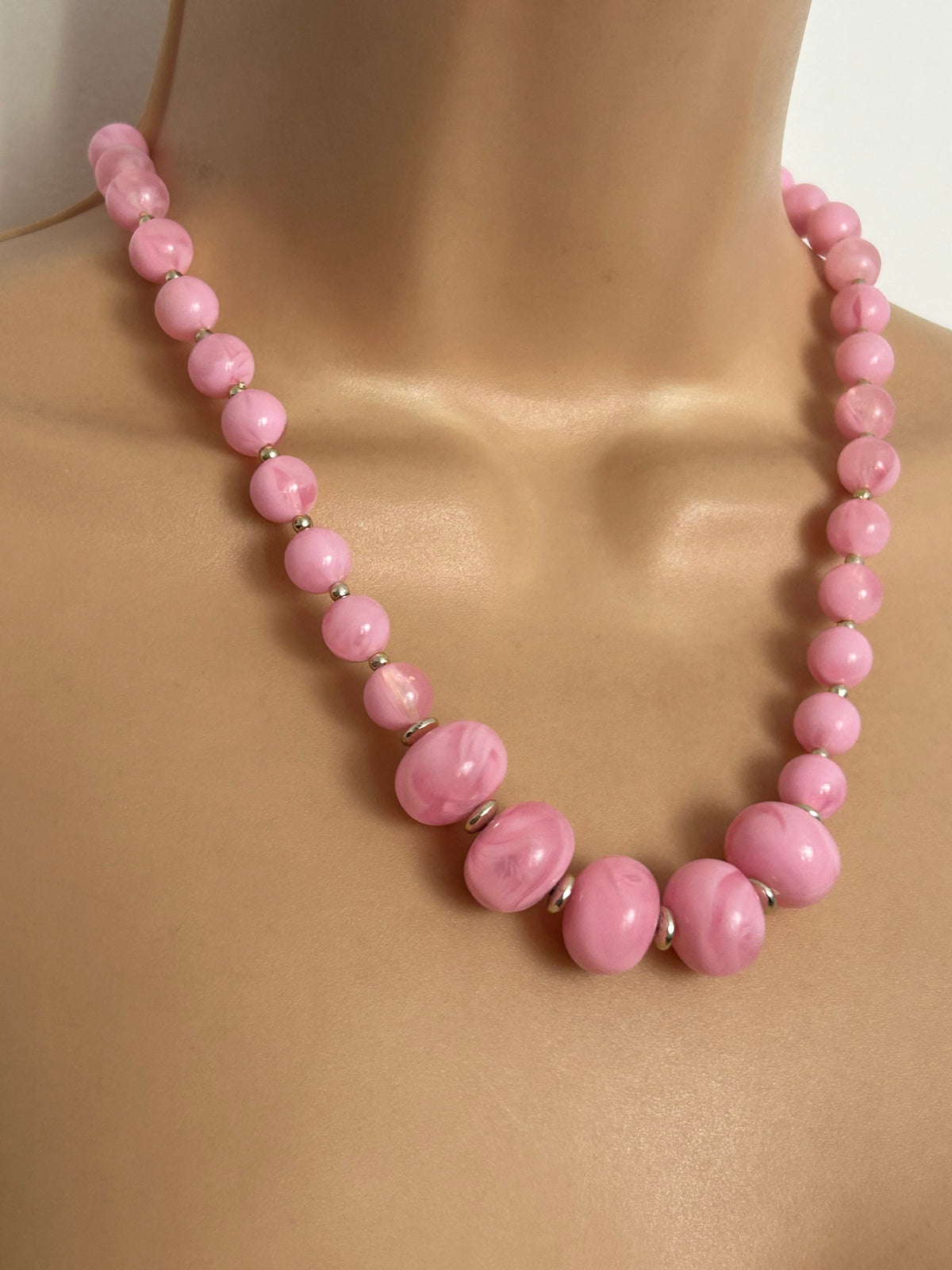Vintage 1960s Cute Pink Plastic Graduated Beaded Necklace