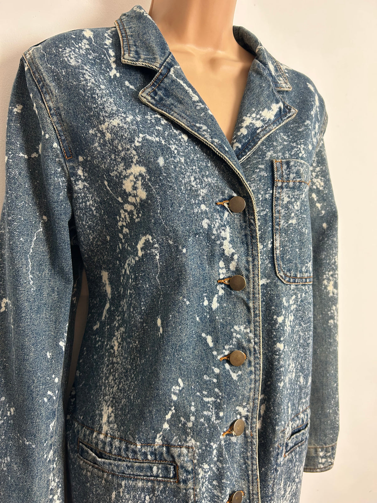 Vintage 1990s HARVE BERNARD Size 12-14 Splatter Pattern Blazer Style Denim Jacket